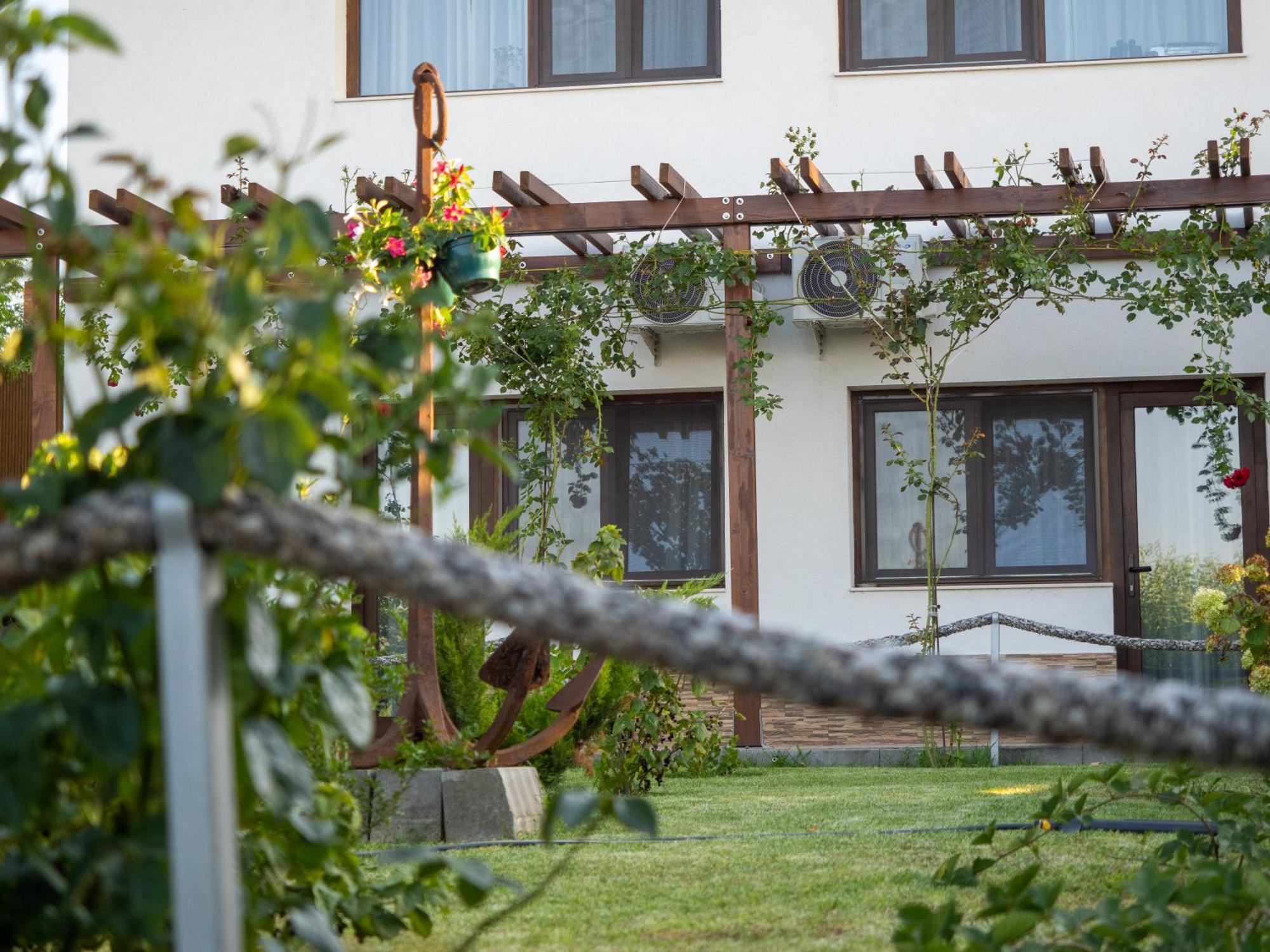 Laguna Nuferilor Habitat Somova Exterior photo